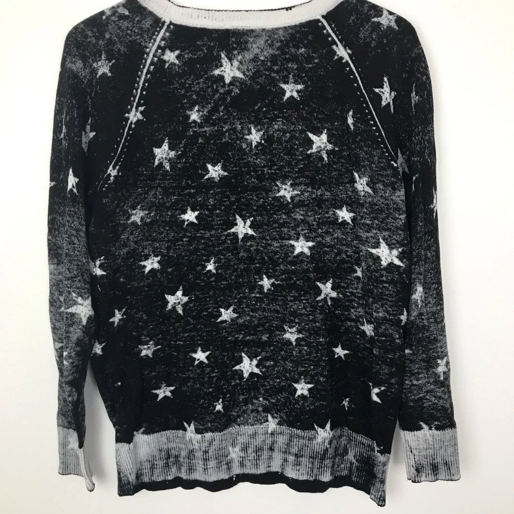 torrid 00X Black and White Star Print cut out Sweater - Picture 3 of 8